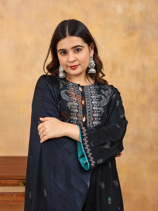 Gulnaar Crepe Suit in Black -Stitched