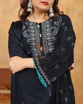 Gulnaar Crepe Suit in Black -Stitched