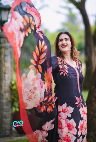 Gulmohar Hue Crepe Suit in Black- Stitched